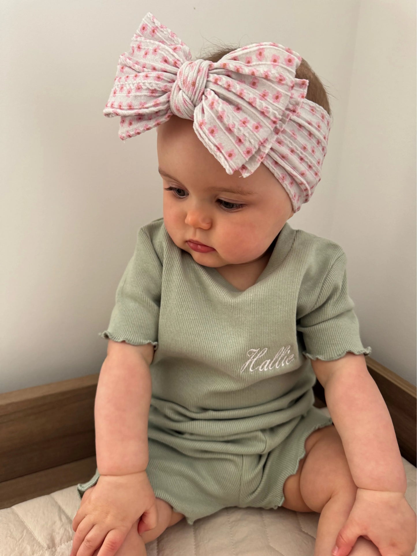 Ditsy Flower Pattern Larger Bow Cable Knit Headband