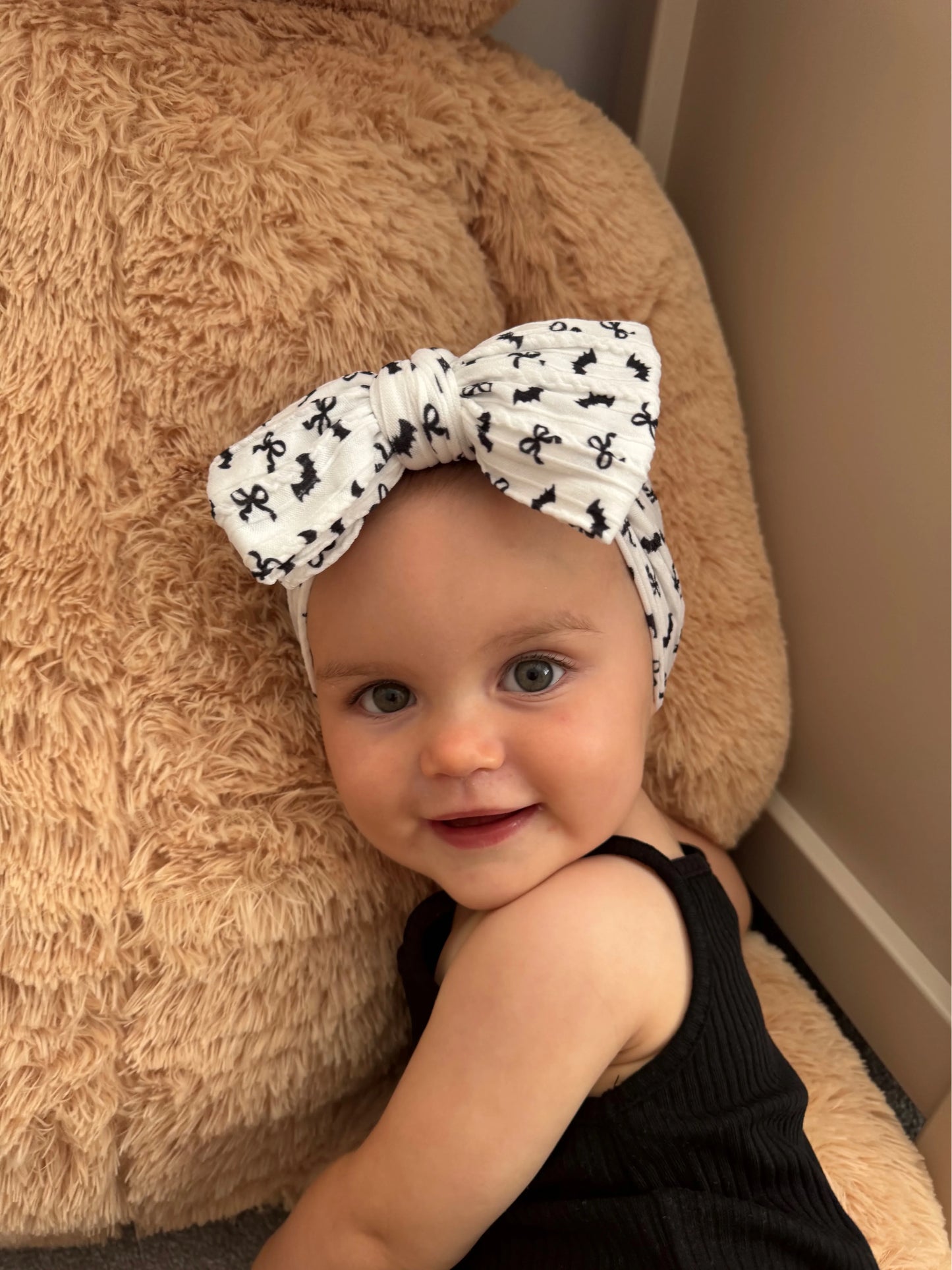Bats and Bows Pattern Halloween Larger Bow Cable Knit Headband