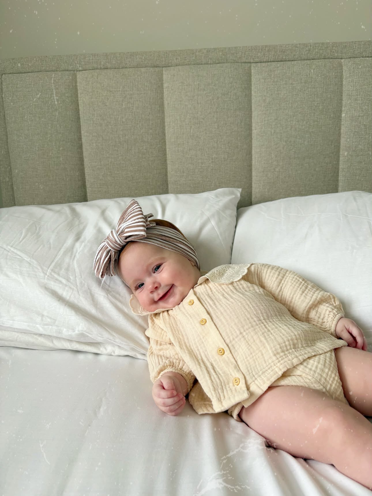 Brown Stripe Pattern Larger Bow Cable Knit Headband