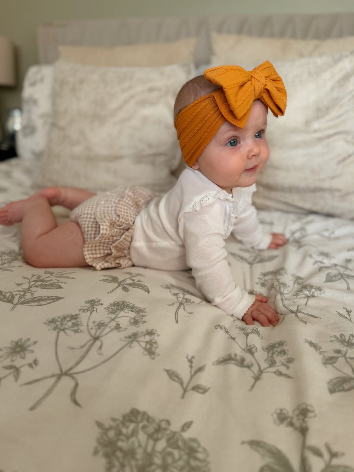 Autumn Leaf Larger Bow Cable Knit Headband
