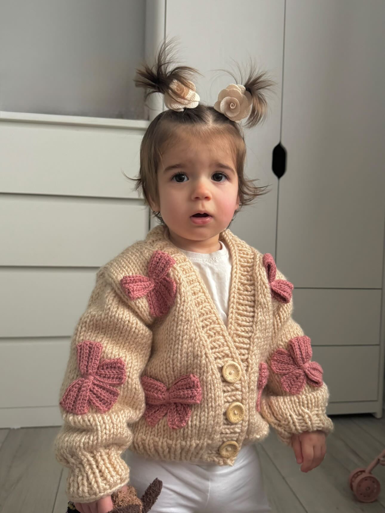 Handknitted Bow Patterned Cardigan - Latte/Pink