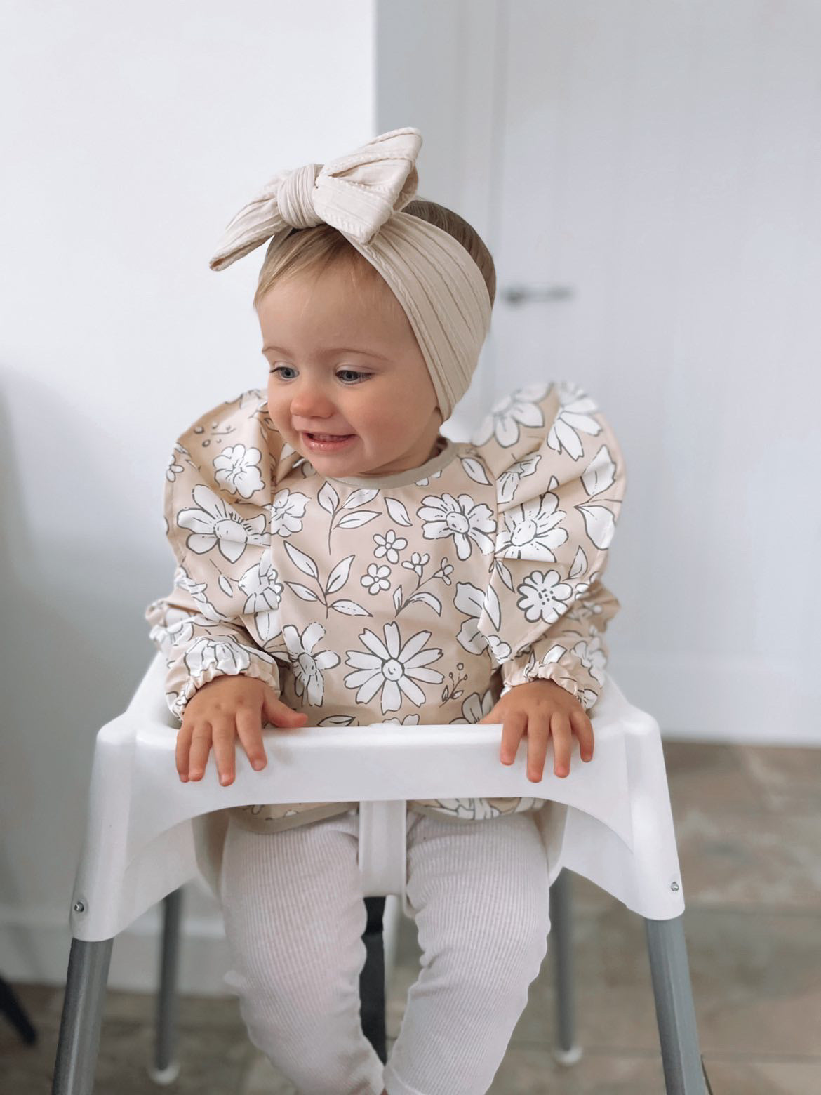 Neutral Floral Frill Detailed Waterproof Bib with Sleeves