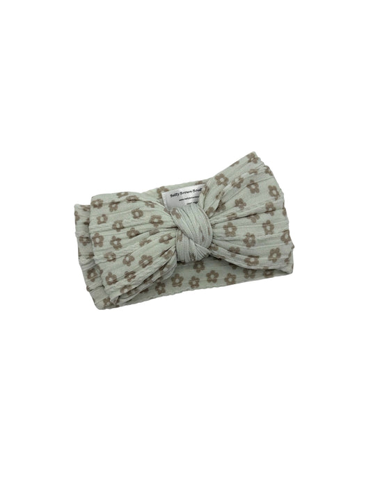 Neutral Daisy Pattern Larger Bow Cable Knit Headband
