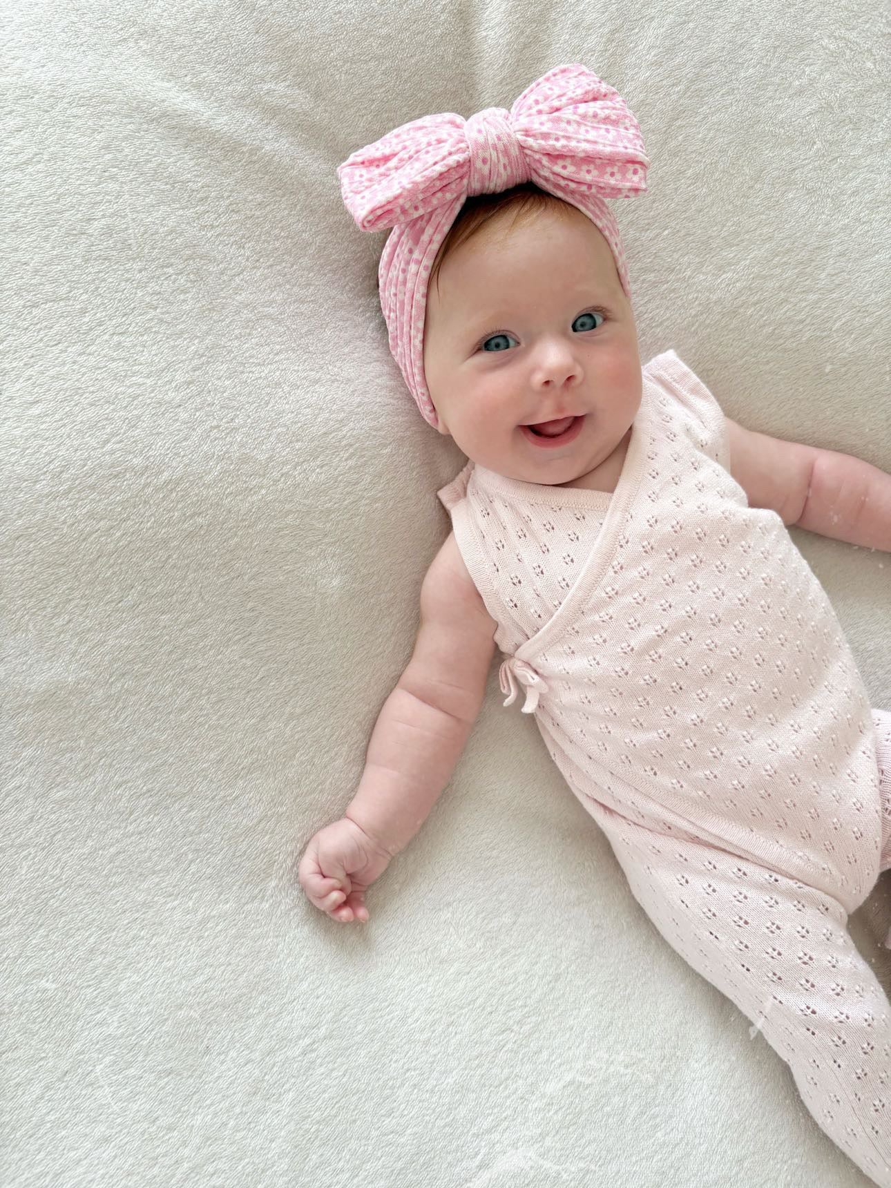 Pretty Pink Daisy Pattern Larger Bow Cable Knit Headband