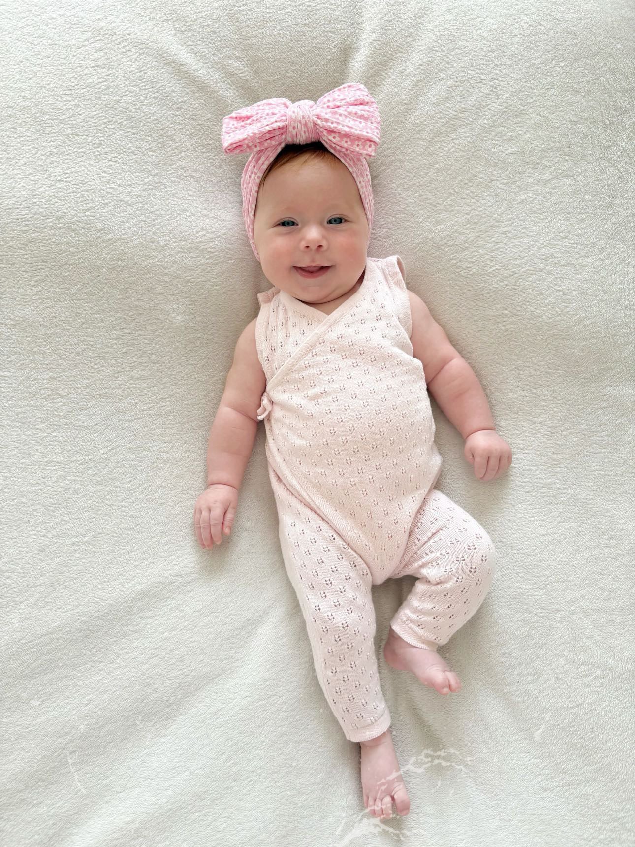 Pretty Pink Daisy Pattern Larger Bow Cable Knit Headband