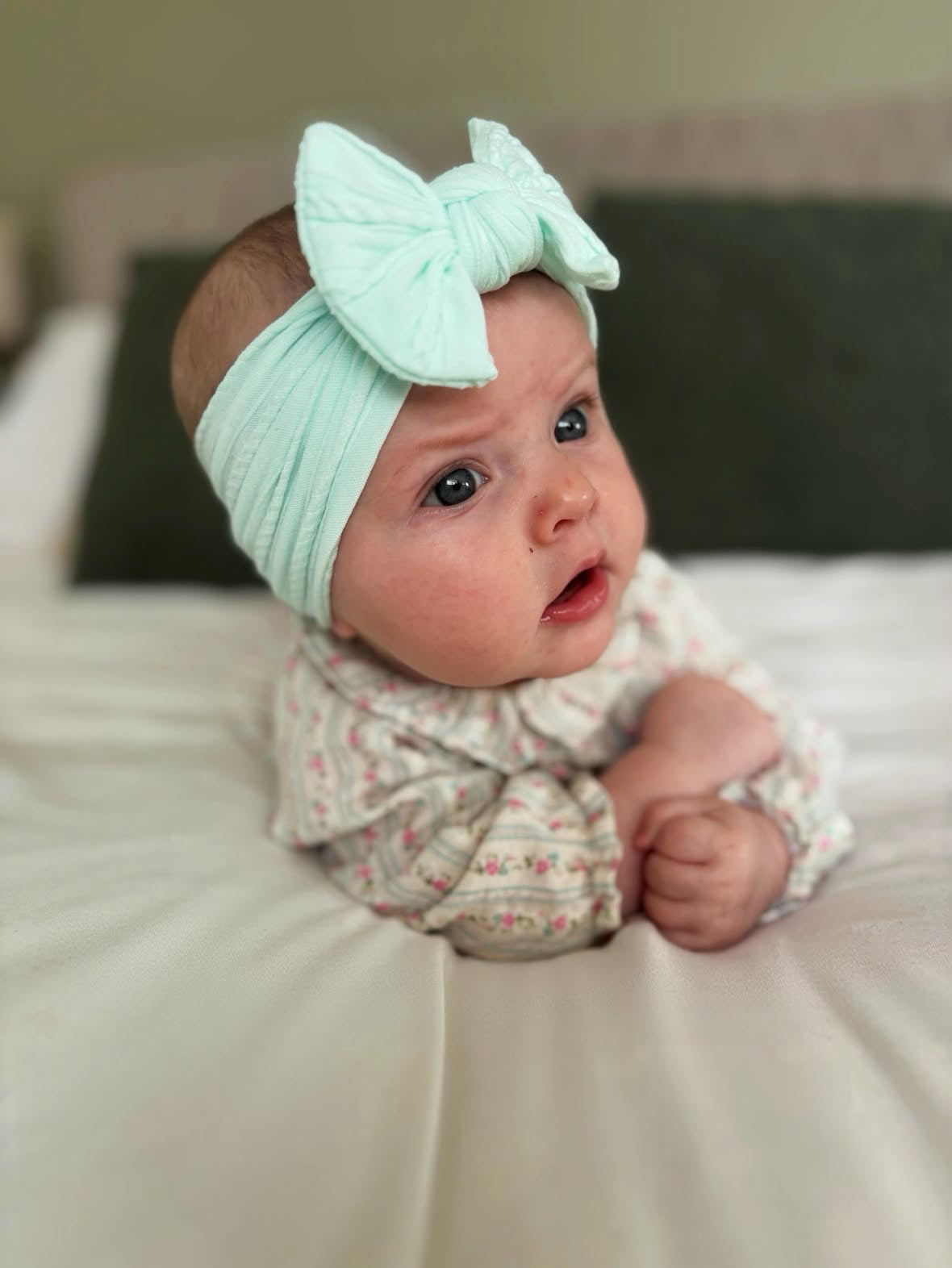 Light Aqua Green Smaller Bow Cable Knit Headband
