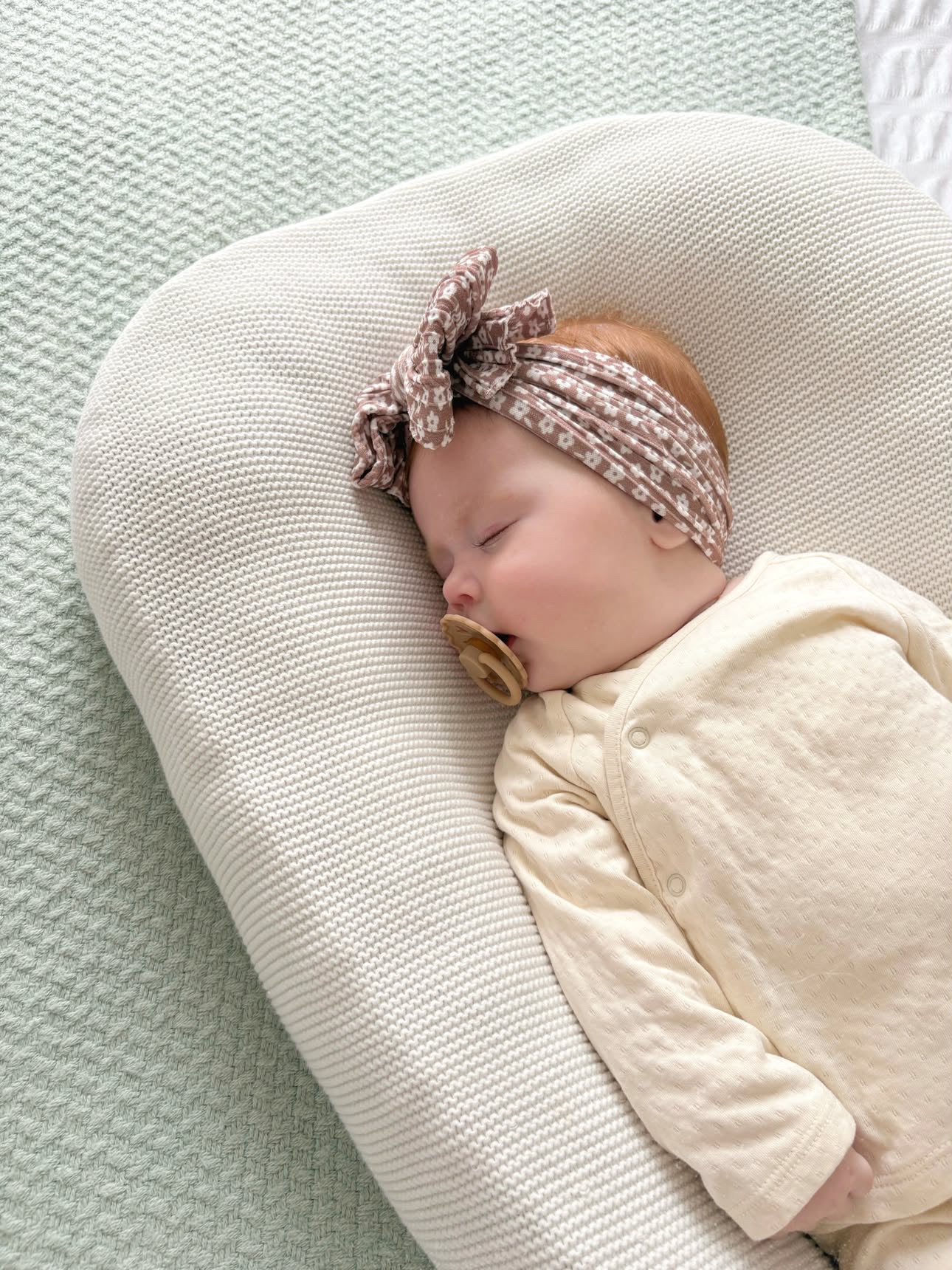 Chocolate Daisy Pattern Larger Bow Cable Knit Headband