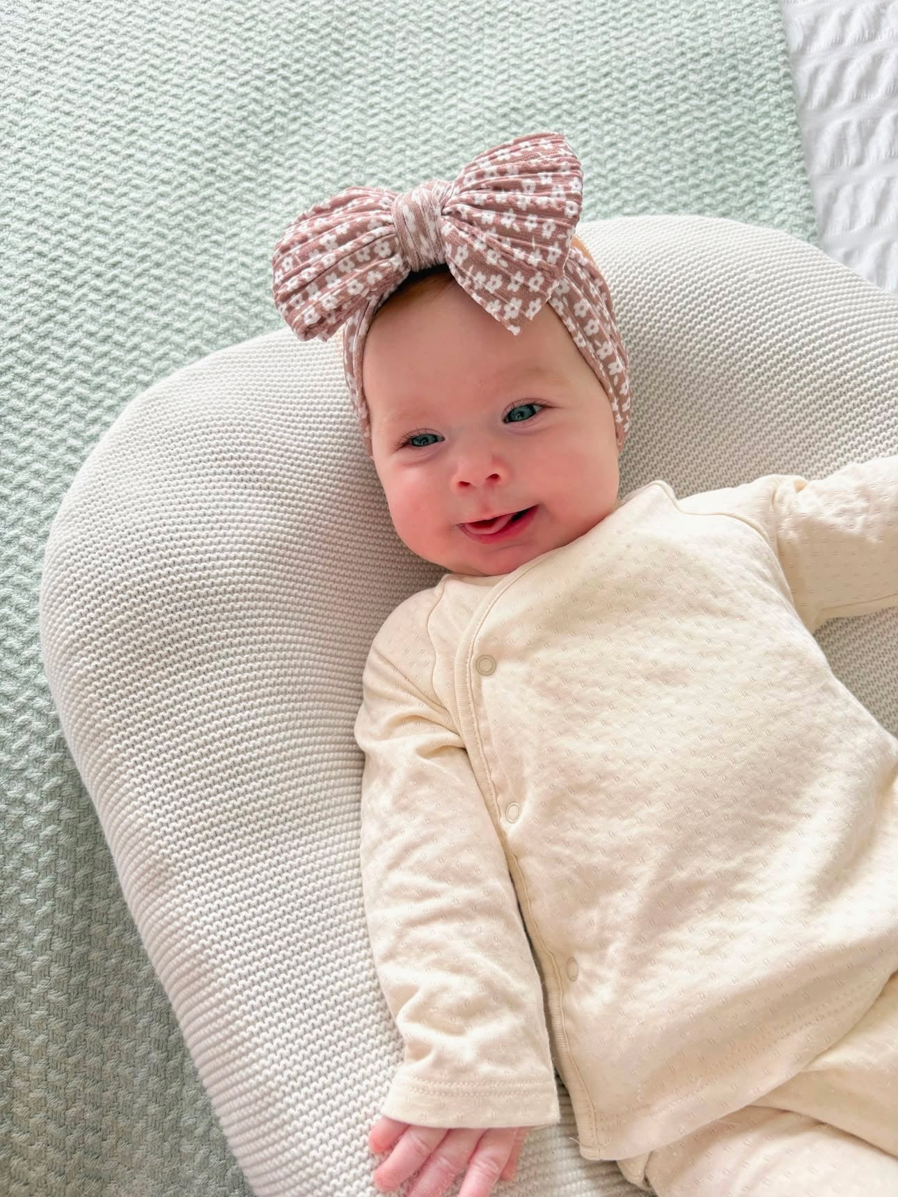 Chocolate Daisy Pattern Larger Bow Cable Knit Headband