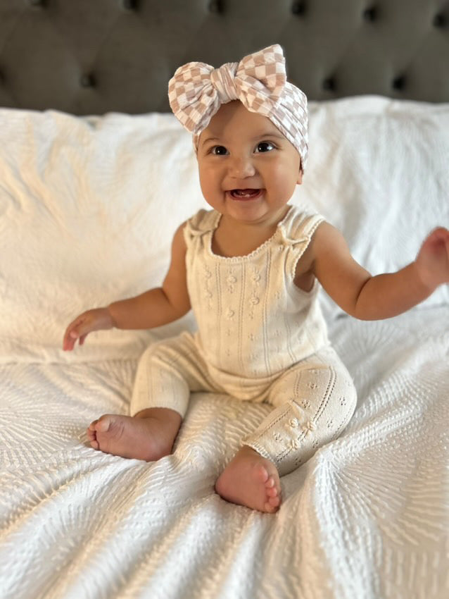 Neutral Checkered Pattern Larger Bow Cable Knit Headband