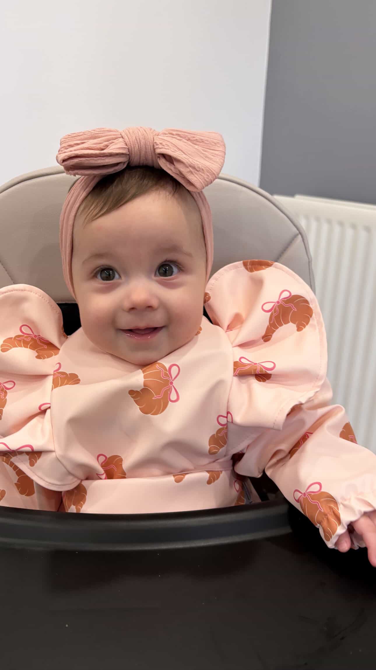 Croissant Waterproof Bib with Sleeves For 6-36 Months Old - Image 5