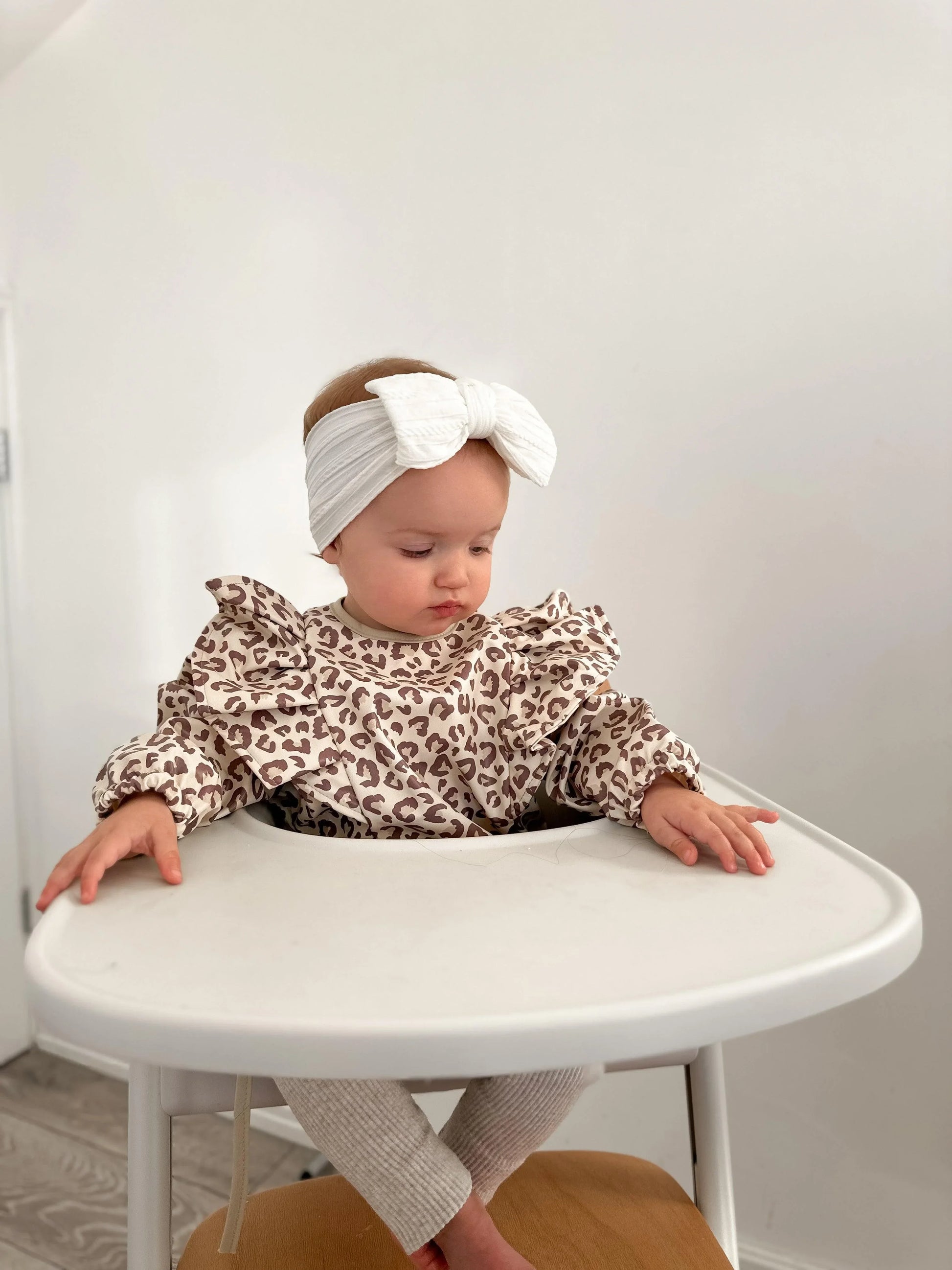 Leopard Print Baby Bib with Sleeves For 6-36 Months Old - Image 4