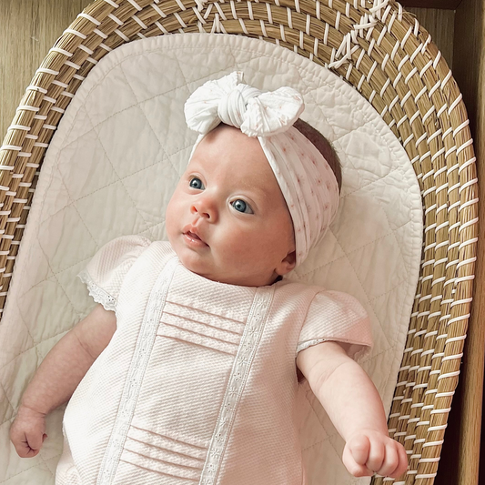 White Daisy Smaller Bow Headband For Newborns to Toddlers - Image 1