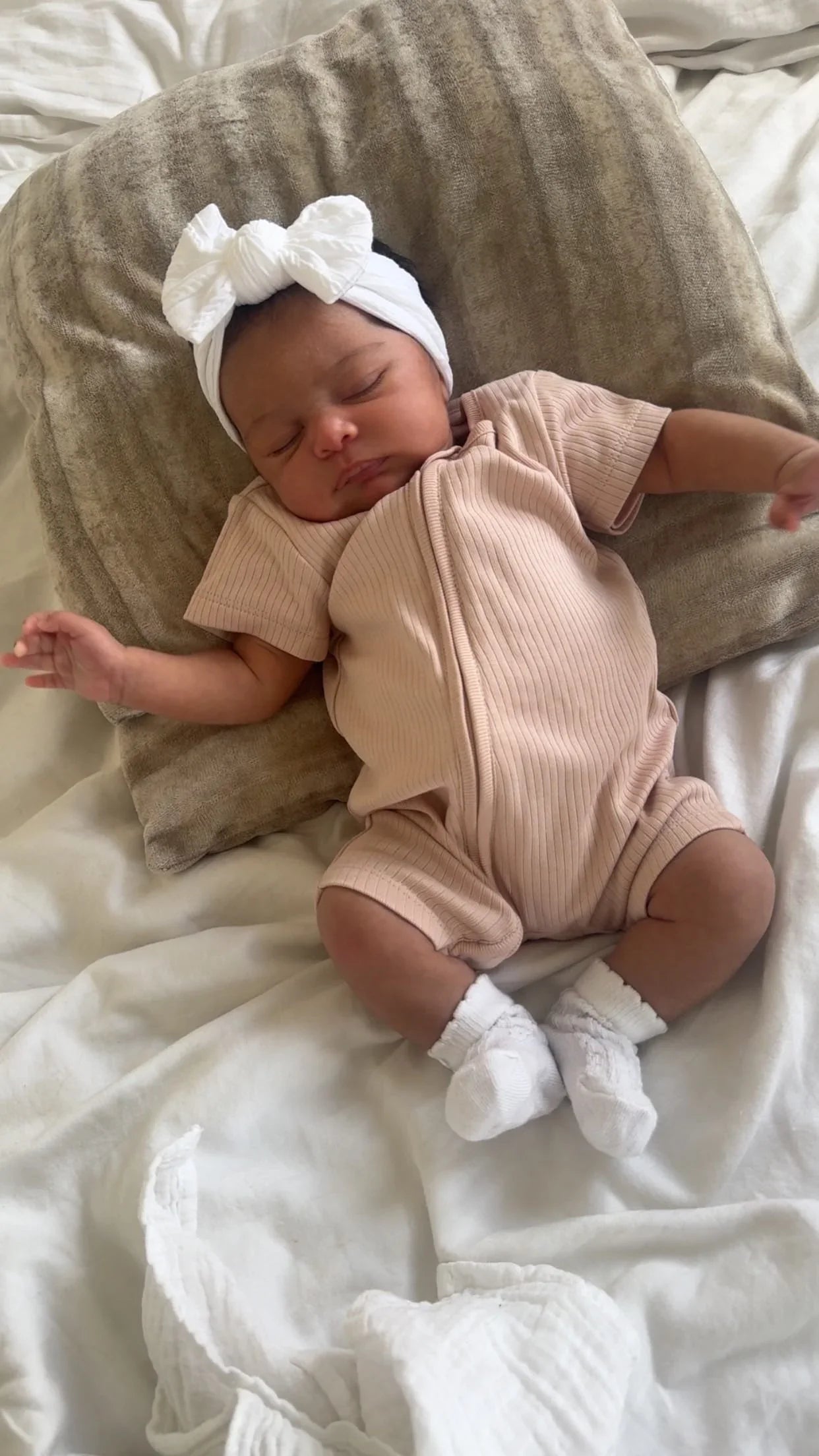 White Smaller Bow Headband Designed For Babies  - Image 2